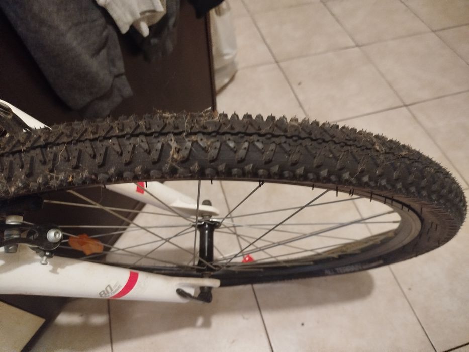 Bicicleta nova com acessórios