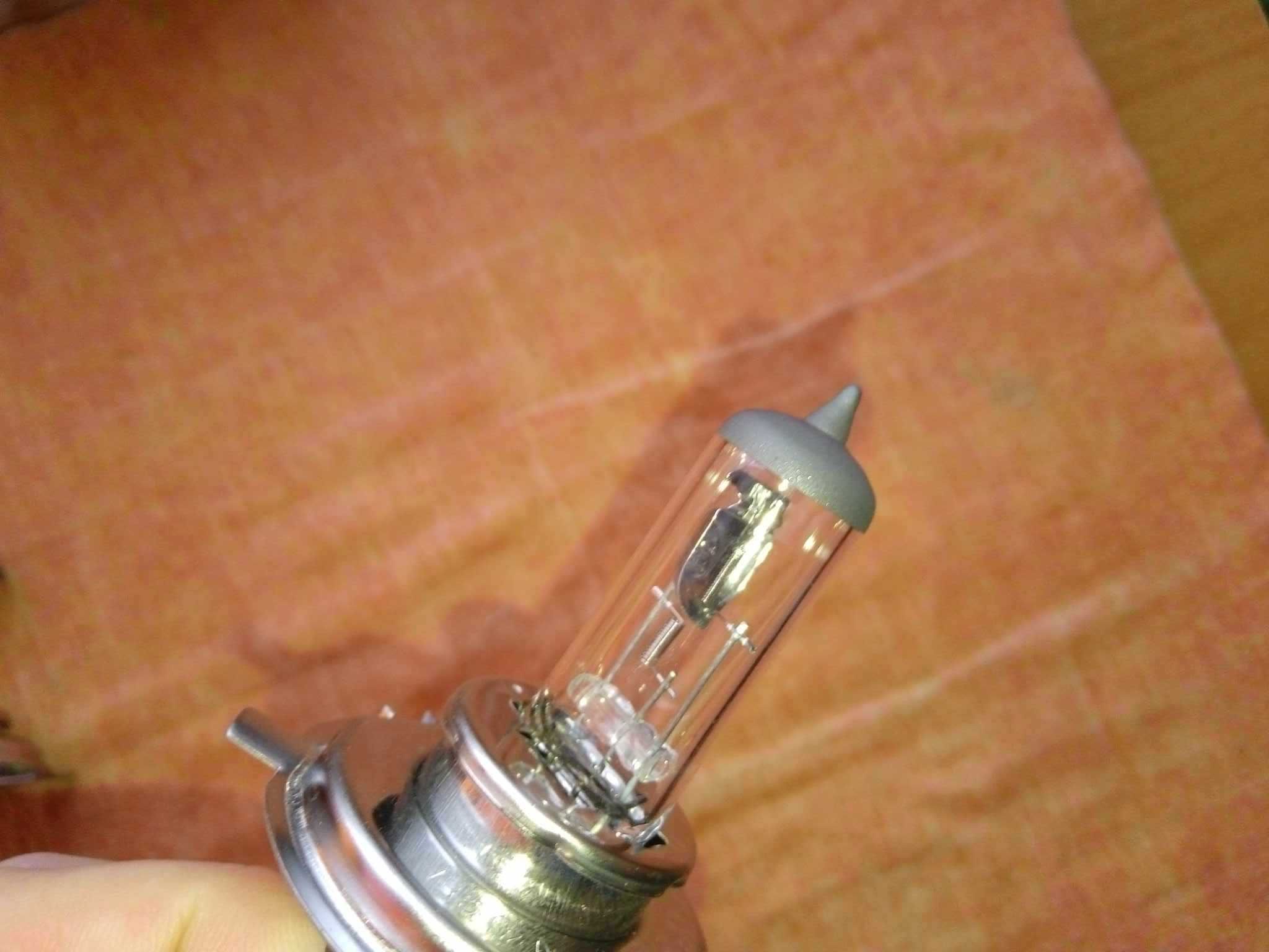 Żarówka żarówki H4 halogenowa halogen 12V 60/55W E4 2 szt samochodowe