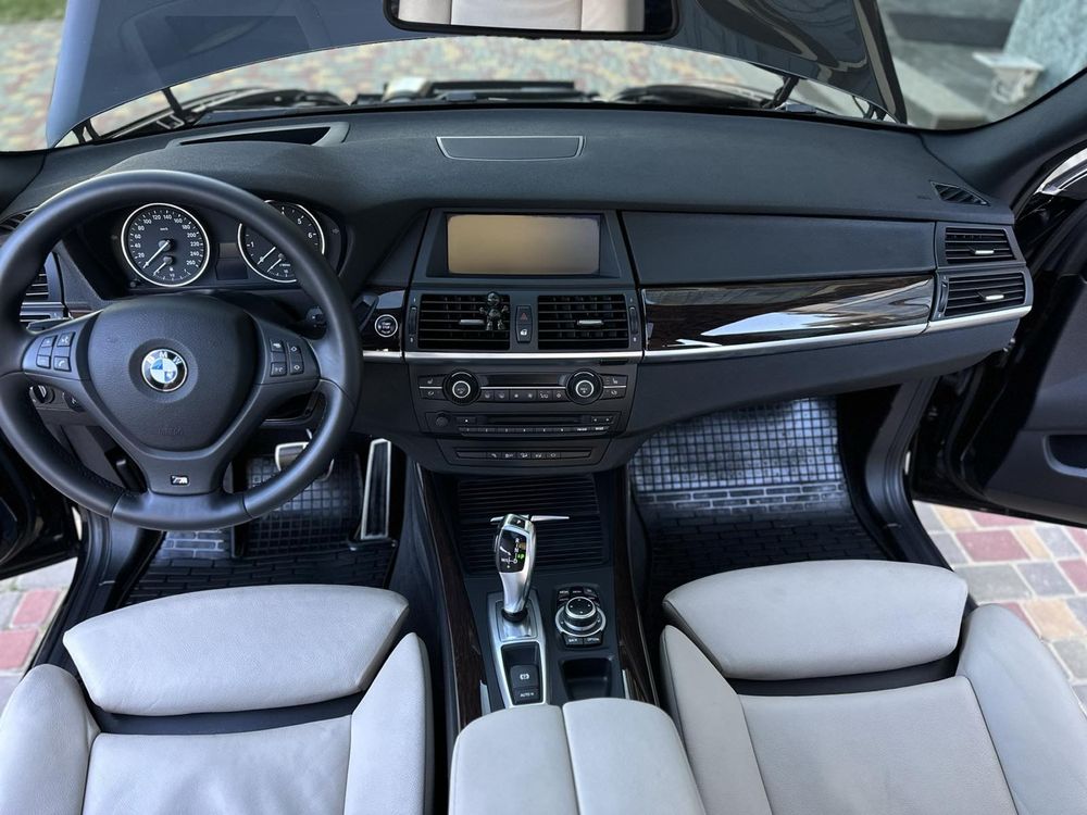 Продам машину BMW  X5