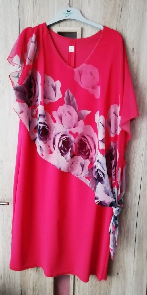 Elegancka sukienka czerwona rozm.50
