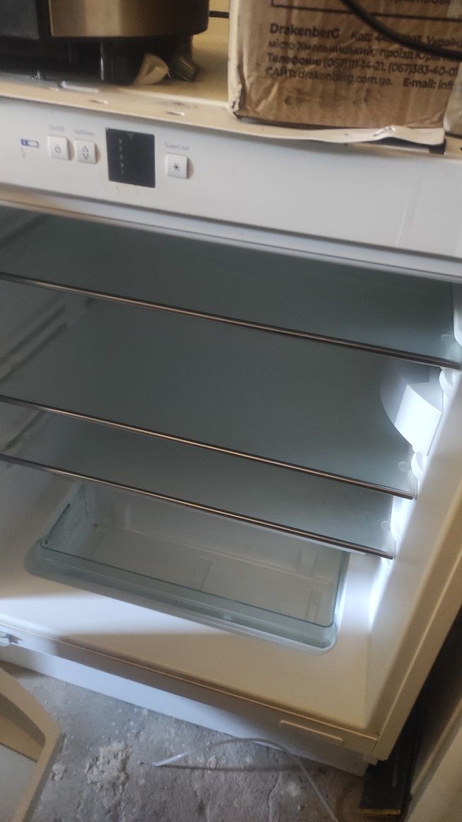 Холодильник вмонтований liebherr