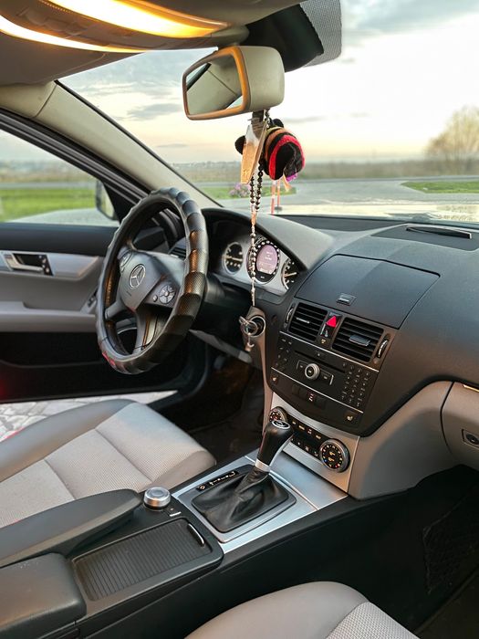 Mercedes-Benz c200 s204 2008р