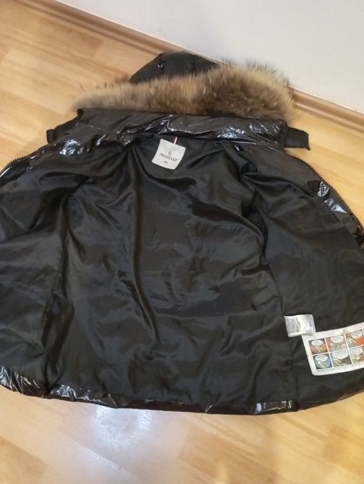 Damska puchowa pikowana kurtka z kapturem -Moncler