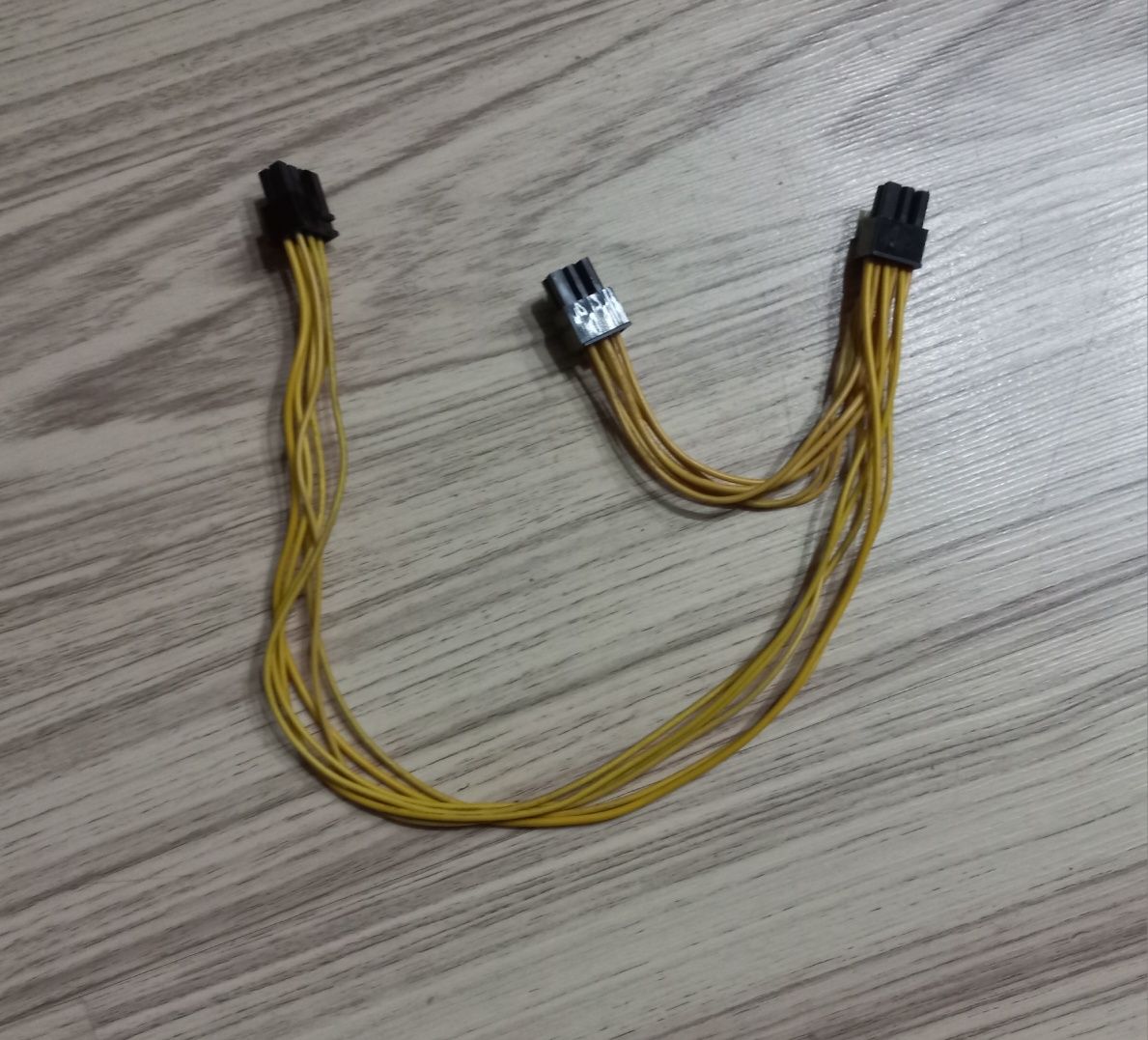 Rozdzielacz do karty graficznej PCI-e 6 pin -> 2x 6 pin