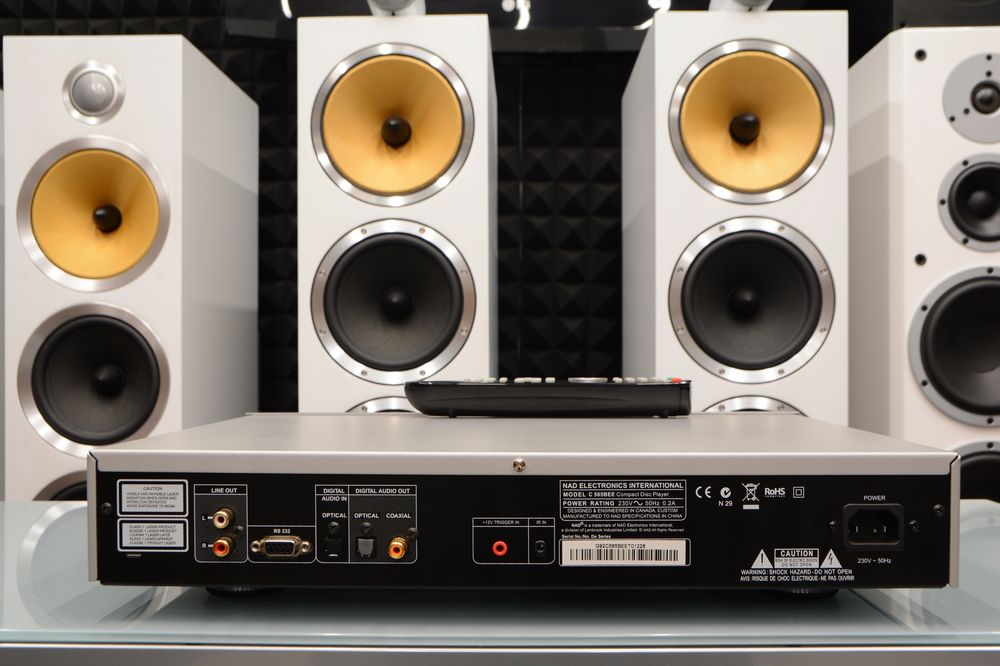 Zadbany odtwarzacz CD NAD C 565BEE z USB + pilot