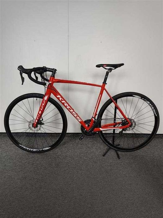 Rower szosowy KROSS VENTO 4.0 Czerwony OUTLET