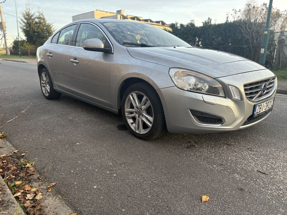 Volvo S60 2013r. D3 Diesel 5 cylindrow Navi/City/Kamera/Led/Automat