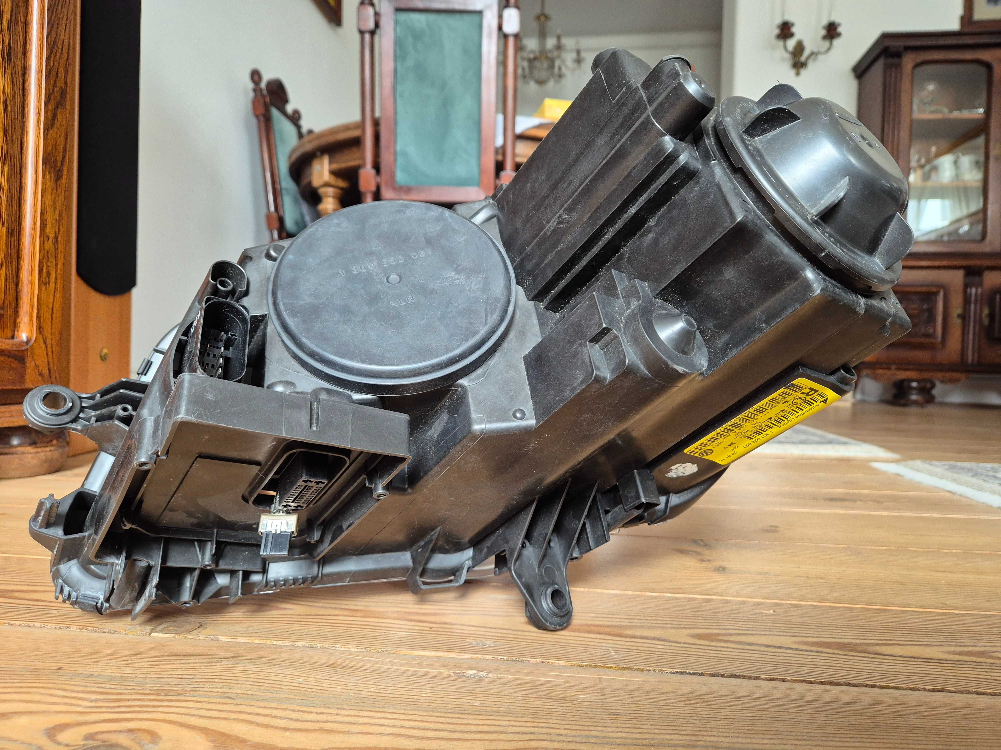 Volkswagen touran lift lampa przód prawy