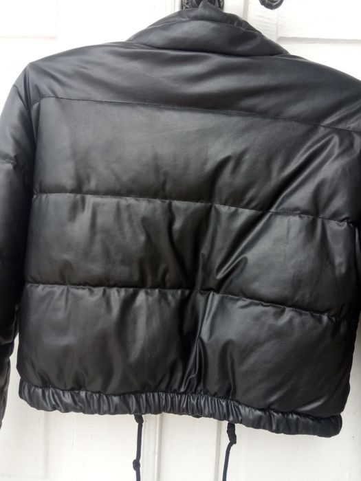 Куртка жіноча чорна