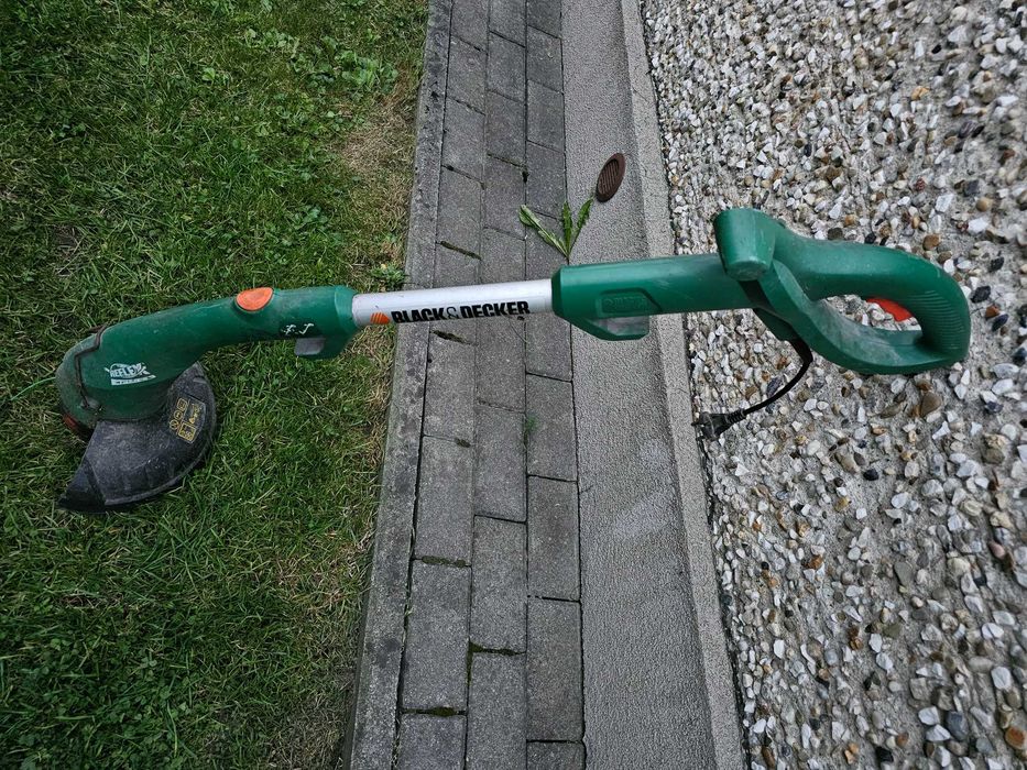 Podkaszarka elektryczna black decker