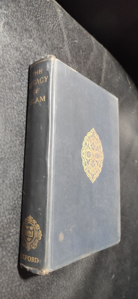 "The legacy of islam" Oxford 1931