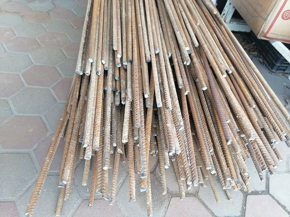 Продам арматуруА400/А500 діаметром 12мм довжина 3м