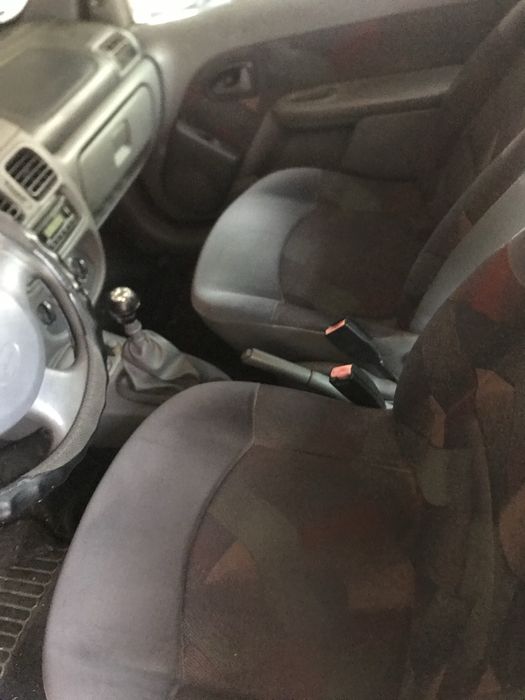 Renault clio 1.2 gasolina dua portas