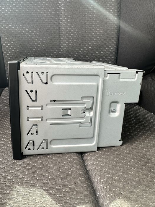 Radio pioneer universal