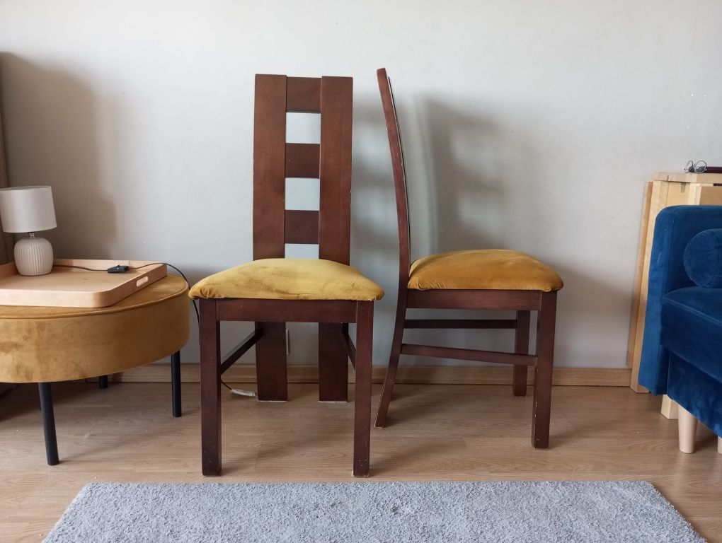 Krzesła gięte drewniane tapicerowane