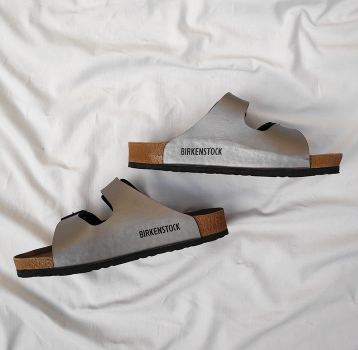 Сріблясті шкіряні шльопанці Birkenstock Arizona сланці унісекс сандалі