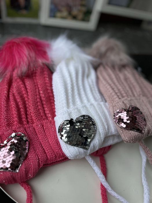 Акція!Шапка зимова на флісі для дівчинки в різних кольорах