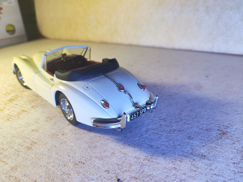 Jaguar xk140 sunstar 1:18