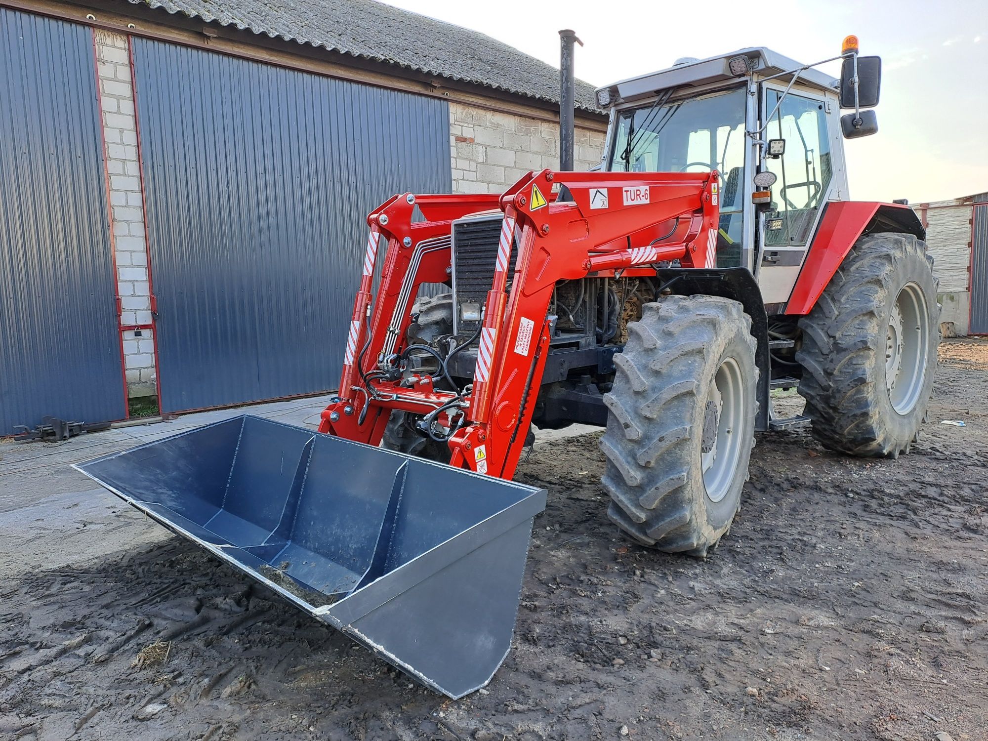 Ladowacz czolowy 1.600 udźwig 6-cyl massey ferguson zetor new holland