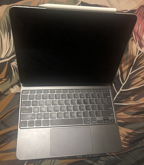 Ipad Pro M4 13 cali 256gb + Magic Keyboard!