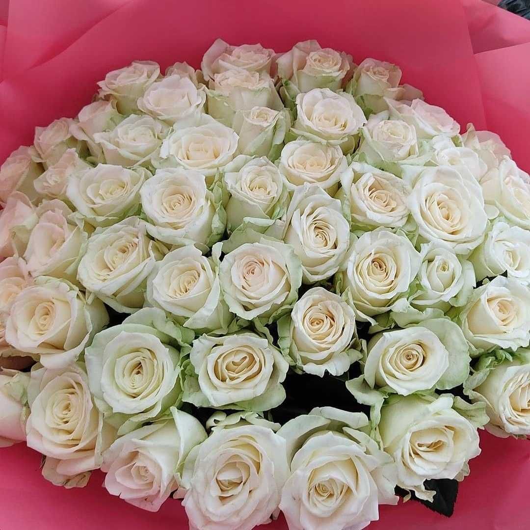 Букет 51 белая роза, цветы