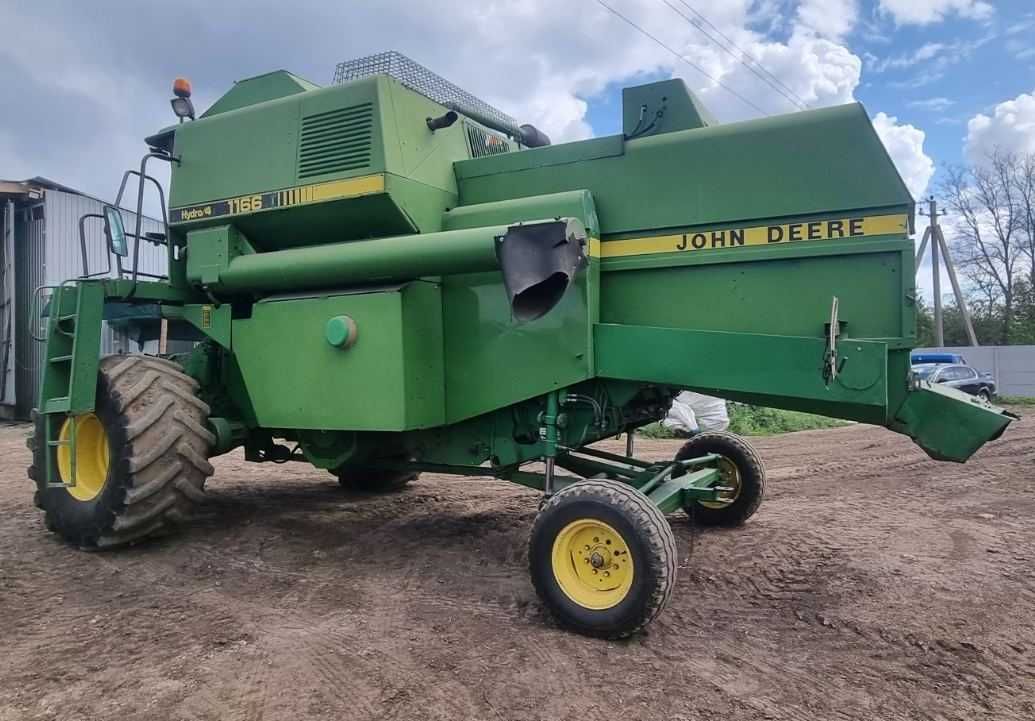 Комбайн John Deere 1166 HillMaster (1990)