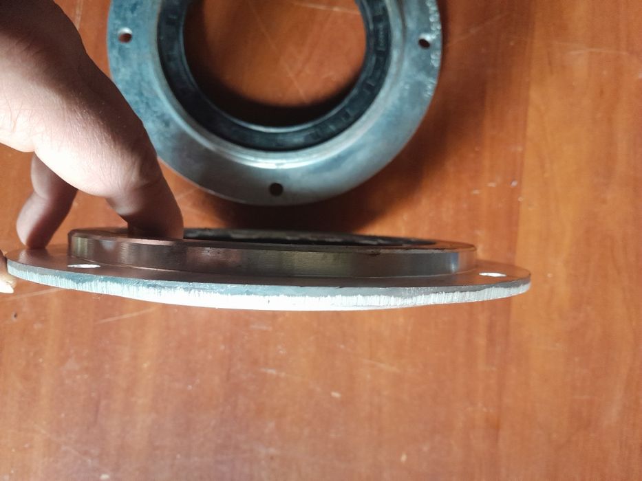 Сальник со стаканом КрАЗ