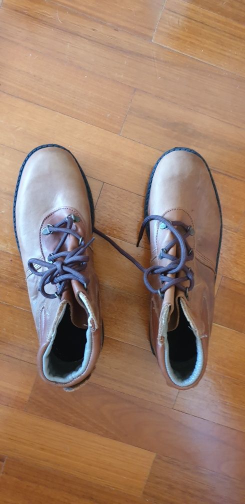 Vendo sapato masculino estilo Timberland tamanho 44