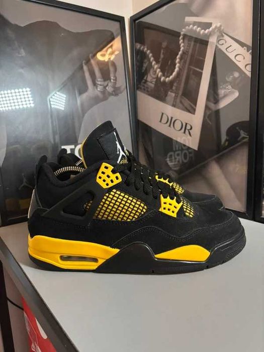 Buty Jordan 4 Retro Thunder Rozmiar 38