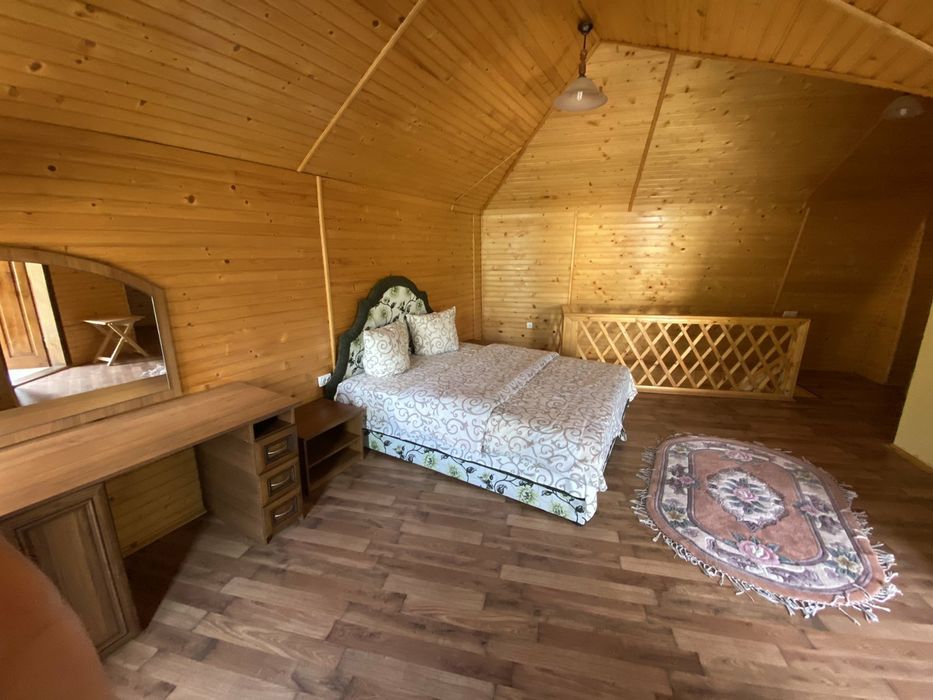 Будиночоки з басейном  та сауною