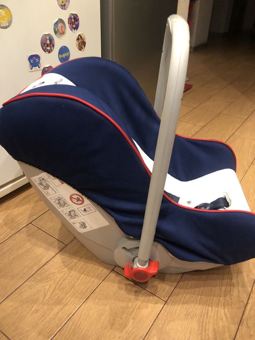 Автокресло , переносная люлька BMW до 13 кг