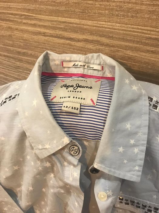 Roupa de menina, impecável