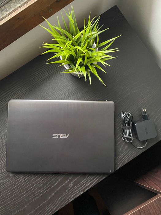 Asus VivoBook S15 – i7, 12GB RAM, SSD 256GB, MX150