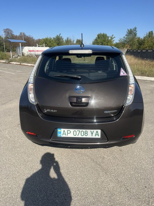 Продам nissan leaf