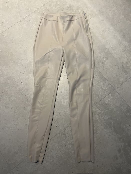 Legginsy eko skóra beż New Yorker