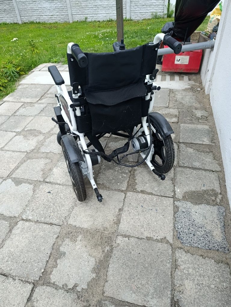Wózek inwalidzki elektryczny  Nowy