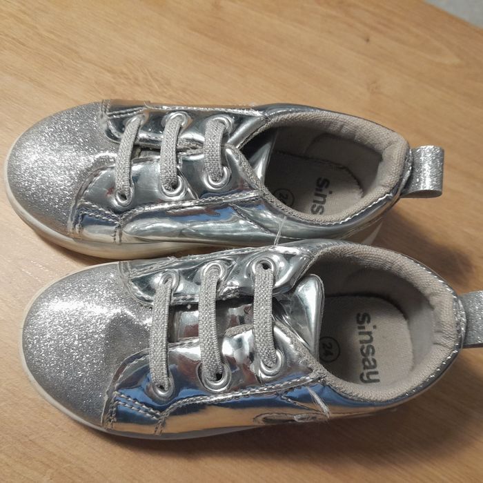 Buty, tenisówki r.24