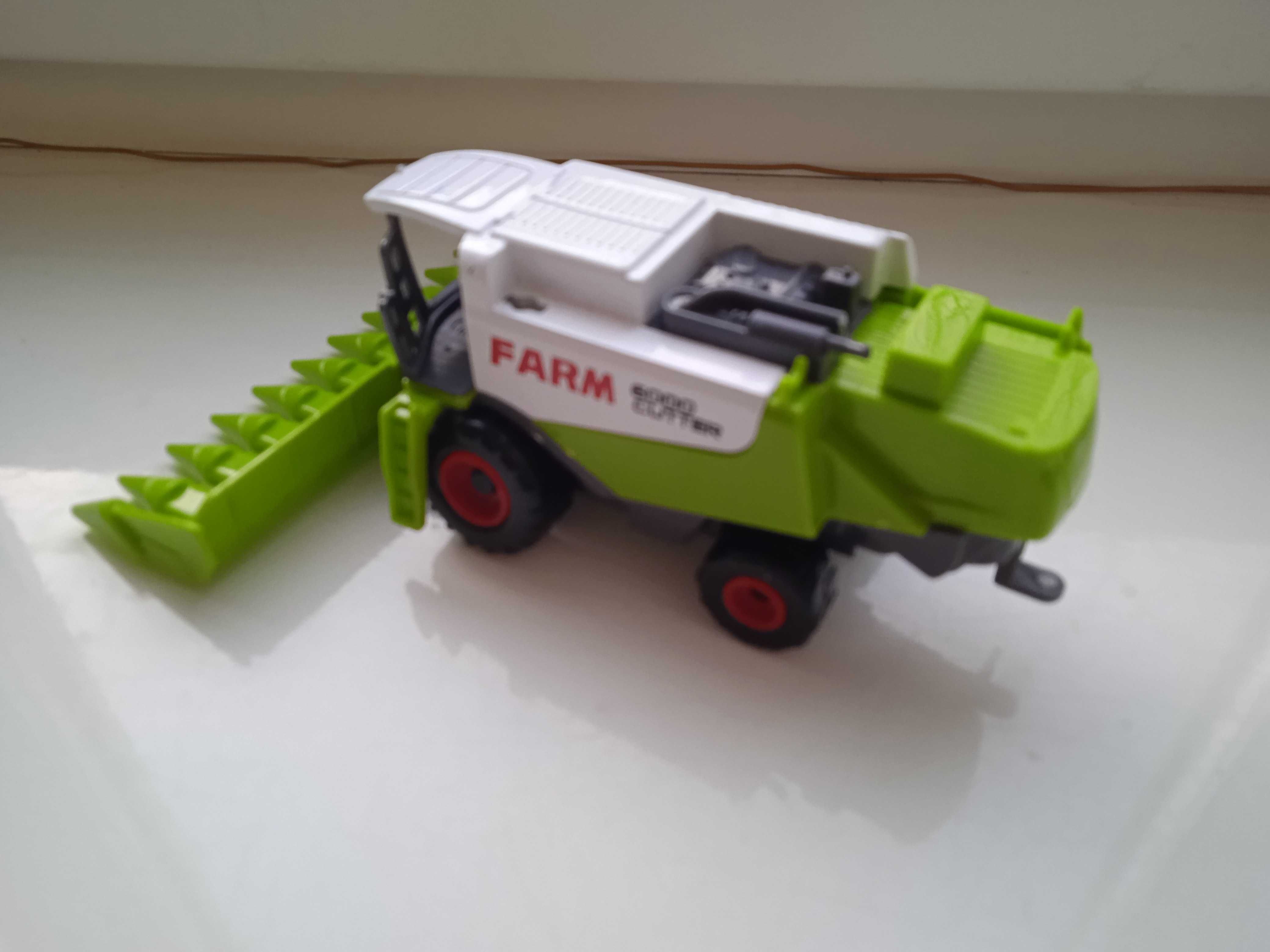 Іграшка комбайн  FARM CUTTER 6000