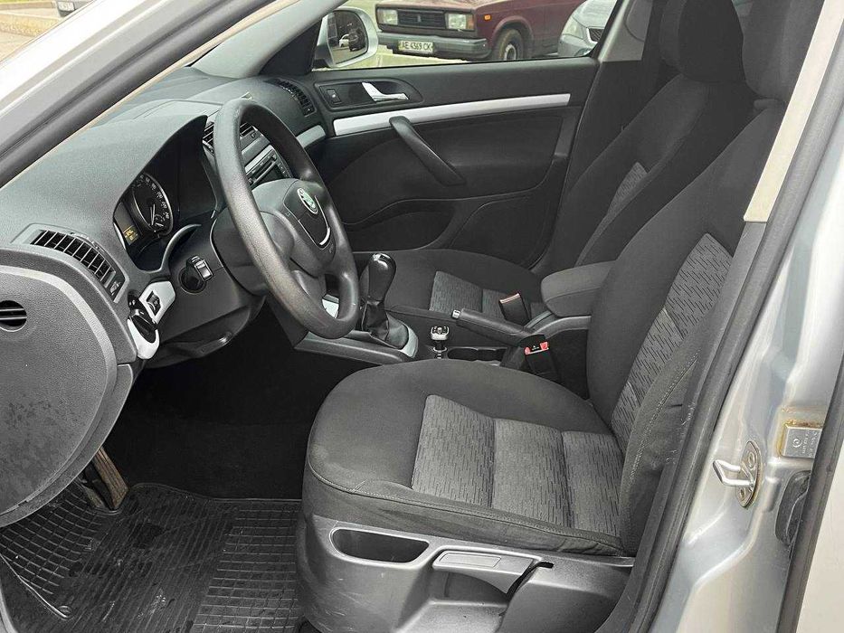 Шкода Октавия A5 FL 1,6 Універсал 2009 Рестайлинг 2 поколение