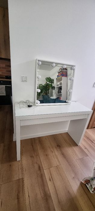 Toaletka Malm z lustrem