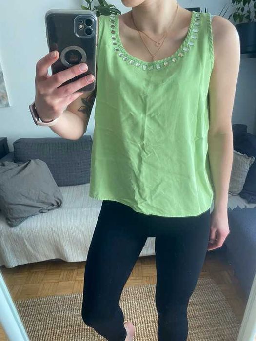 Zielony top z dżetami