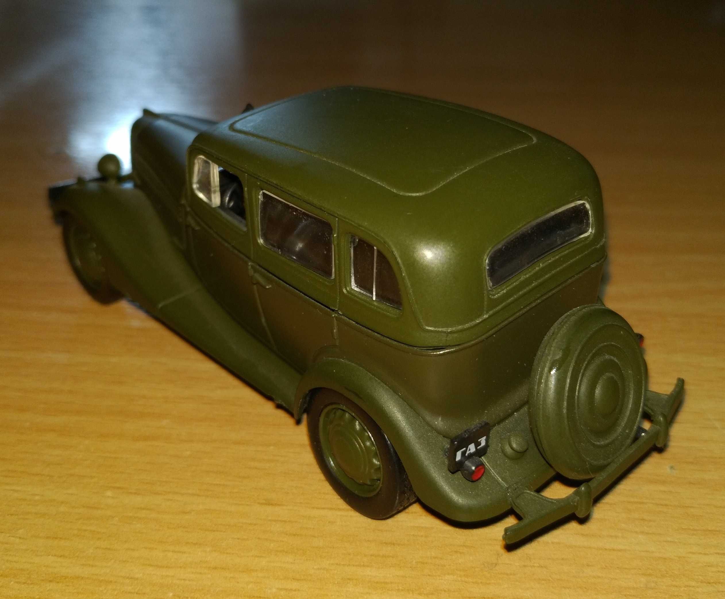 Модель легкового автомобиля ГАЗ-11-73. Масштаб 1:43. (Автолегенды).