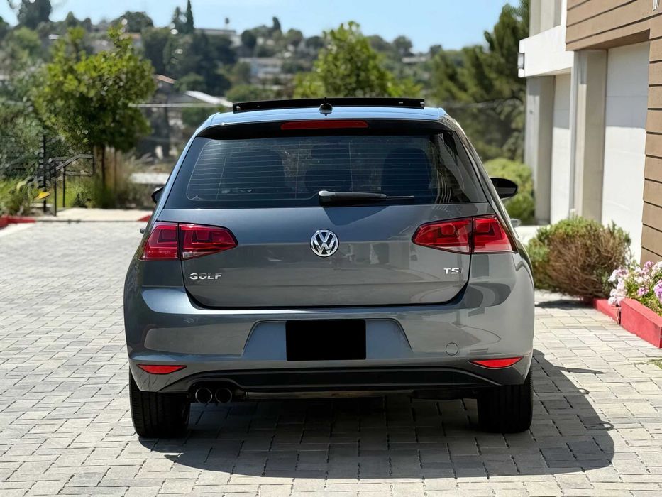 Volkswagen Golf      2017