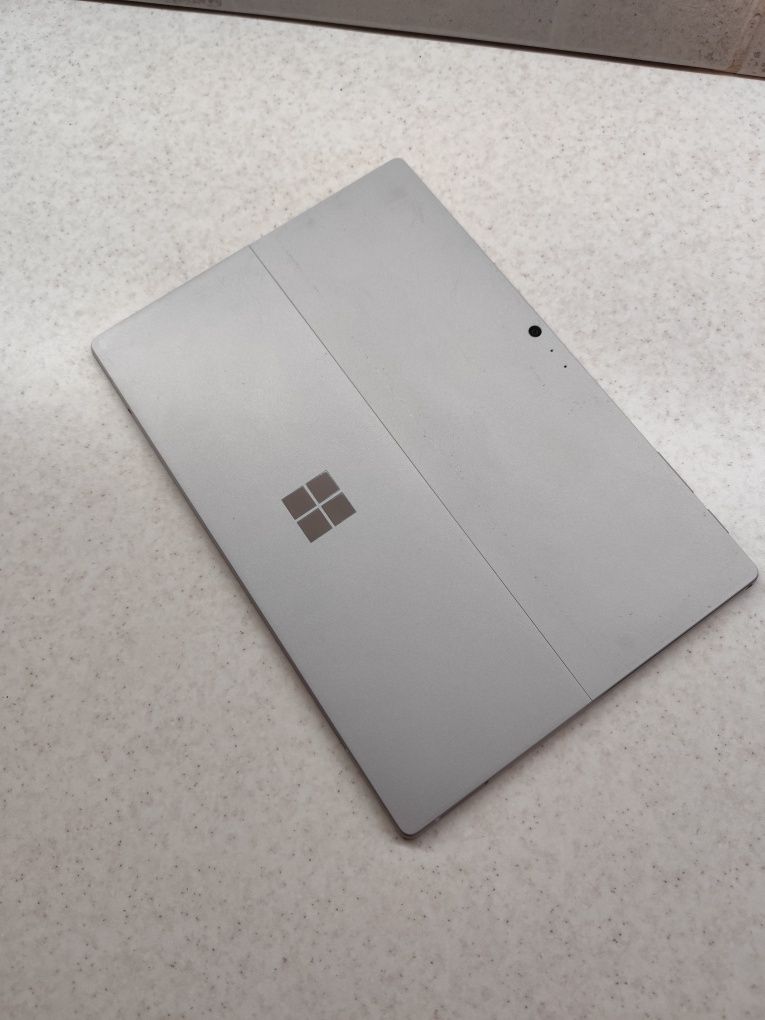 Microsoft surface pro 5