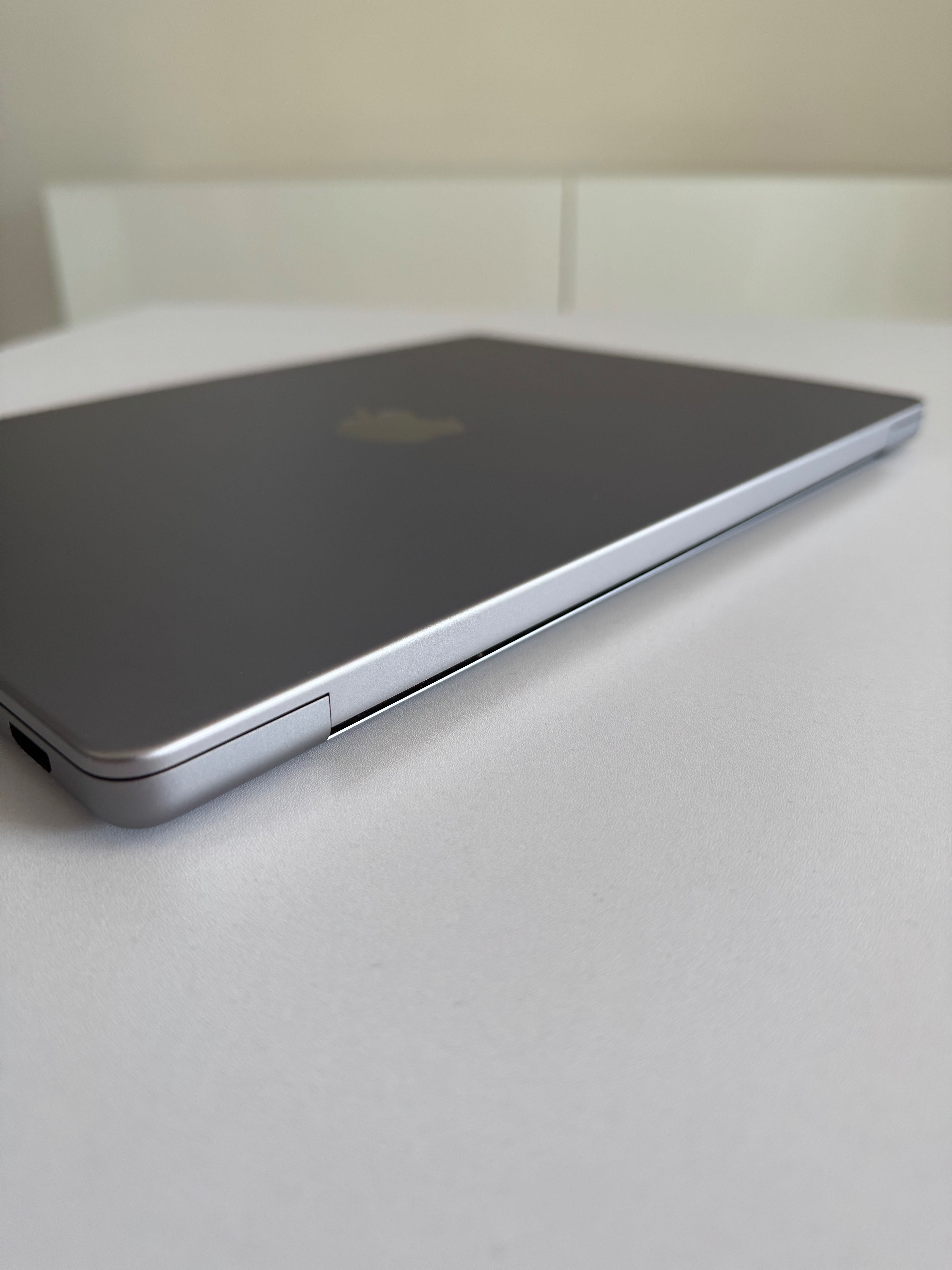 MacBook Pro 14" M1/16/512 iCloud lock