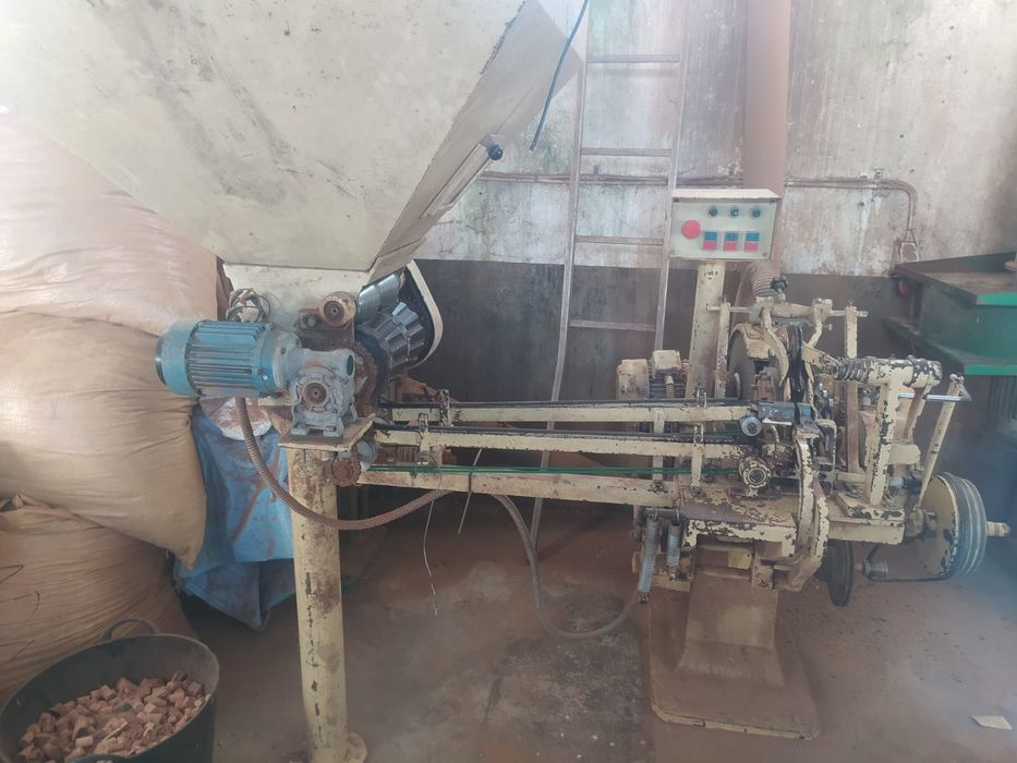 Máquina topejar rolhas