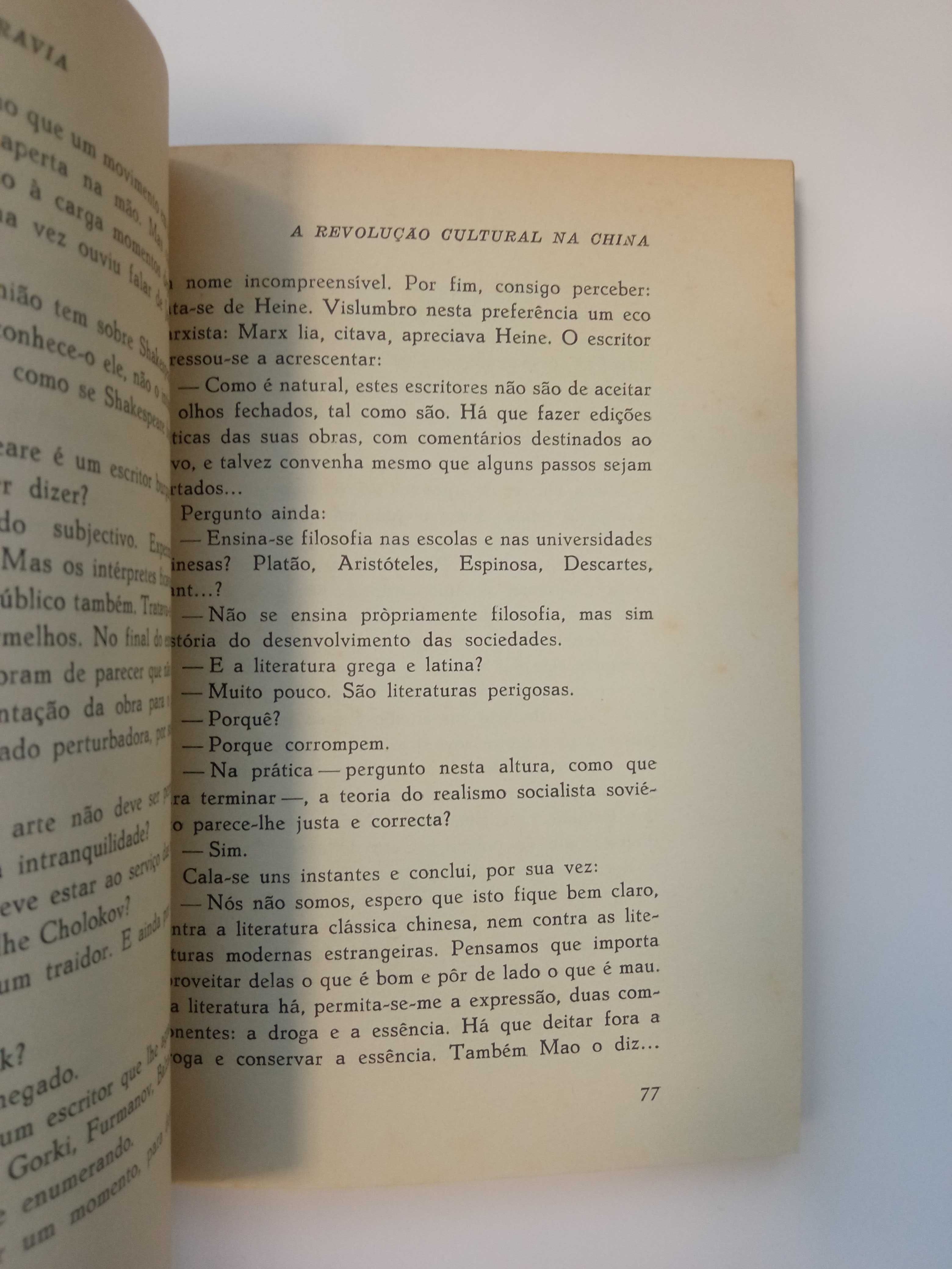A Revolução Cultural Chinesa, de Alberto Moravia.