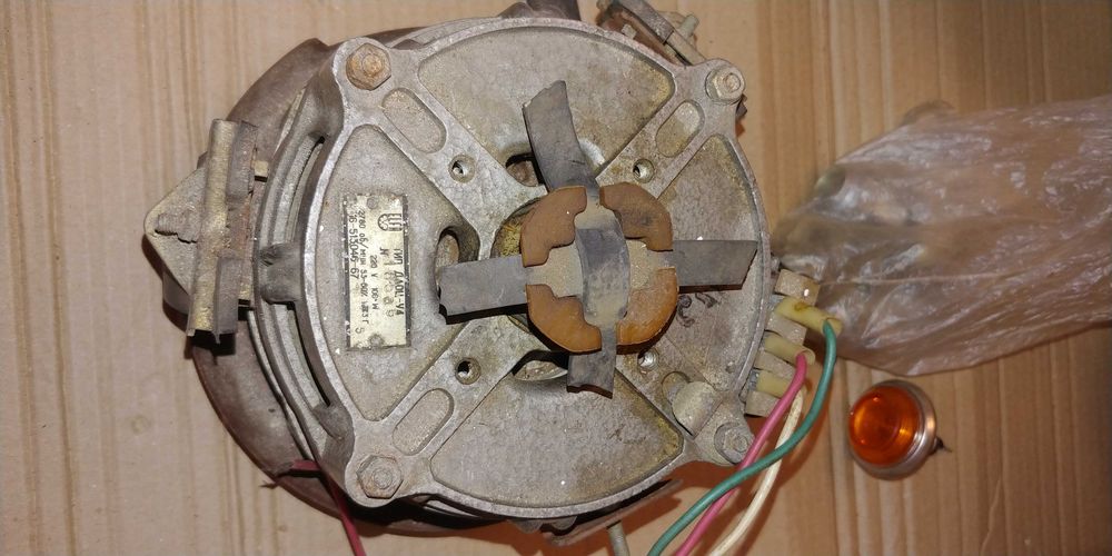 Продам электродвигатель от стиральной машины