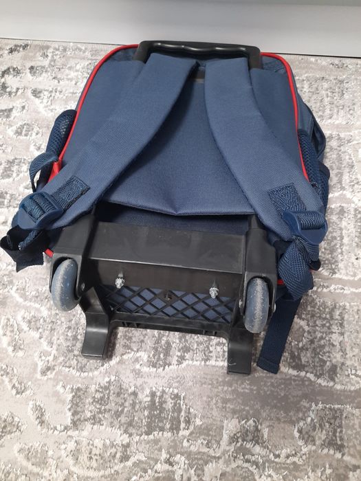 школьный рюкзак на колесах