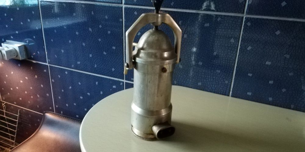 kawiarka staroć czasy PRL-u zasilanie 220 kabel porcelanka w komplecie
